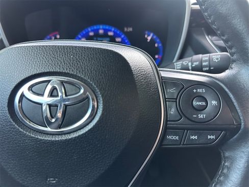 Used 2022 Toyota Corolla Cross XLE w/ Convenience Package image 25