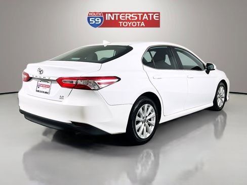 Used 2020 Toyota Camry LE image 7