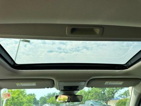 Used 2023 Honda Civic Touring image 9