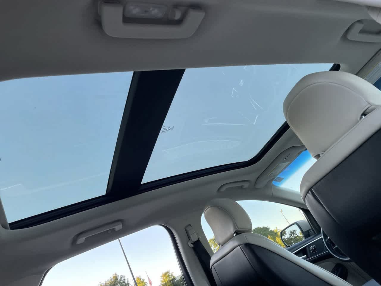 Used 2017 Ford Edge Titanium w/ Technology Package AWD/4WD image 21
