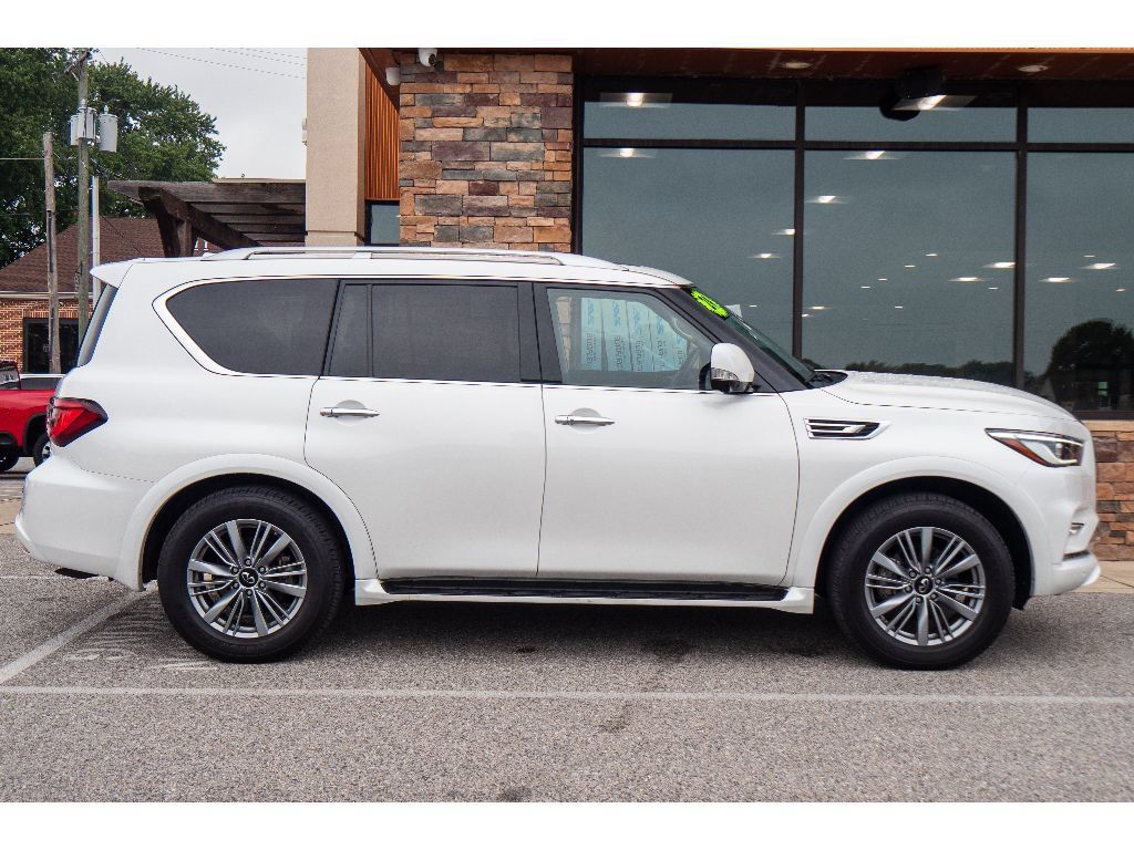 Used 2024 INFINITI QX80 Luxe w/ Cargo Package AWD/4WD image 2