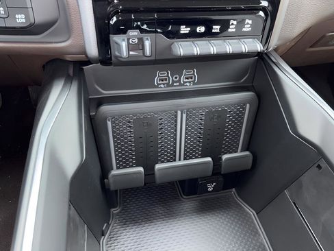 New 2026 RAM 3500 Laramie w/ Max Tow Package AWD/4WD image 32