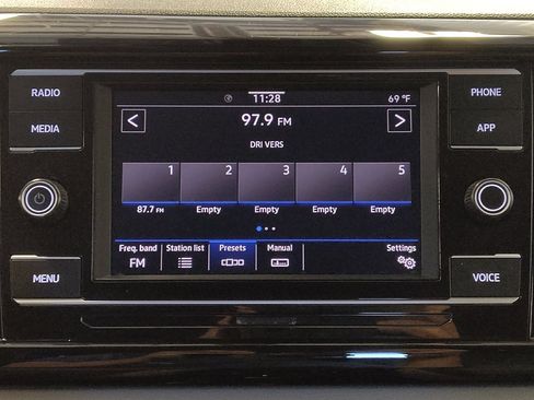 Used 2024 Volkswagen Taos S FWD image 25
