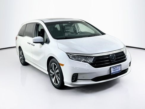 Used 2023 Honda Odyssey Touring image 3