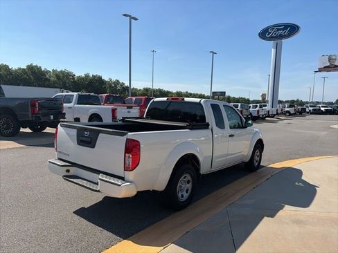 Used 2019 Nissan Frontier S RWD image 5