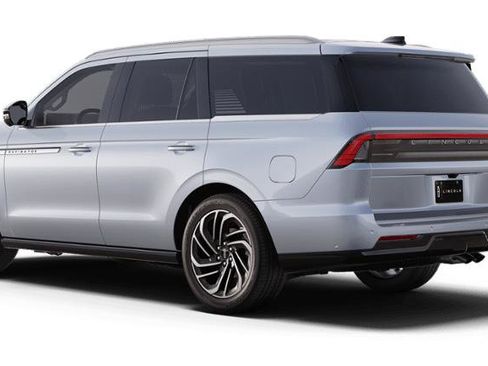 New 2025 Lincoln Navigator Reserve image 25