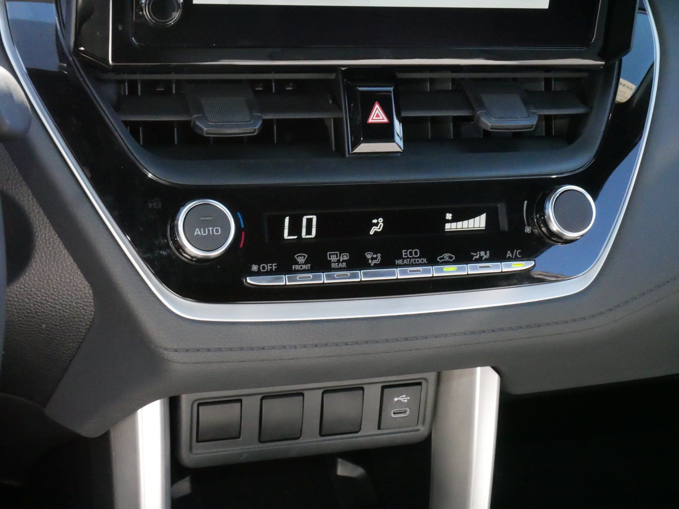 Certified 2024 Toyota Corolla Cross AWD Hybrid image 23