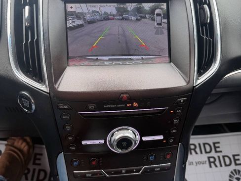 Used 2019 Ford Edge Titanium w/ Equipment Group 301A AWD/4WD image 34