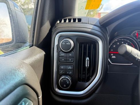 Used 2021 Chevrolet Silverado 1500 LT Trail Boss w/ Bed Protection Package image 16