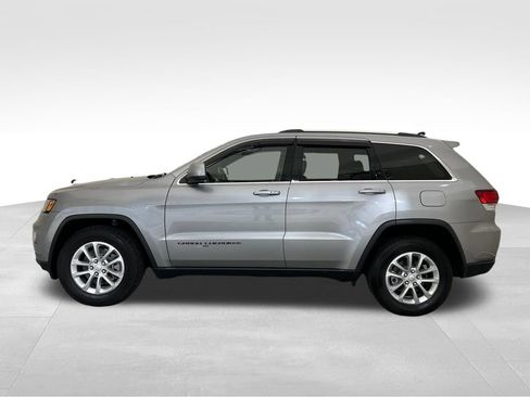 Used 2021 Jeep Grand Cherokee Laredo X AWD/4WD image 2