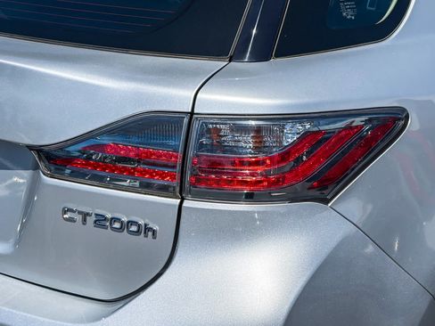 Used 2013 Lexus CT 200h FWD image 8
