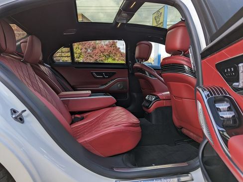 Used 2021 Mercedes-Benz S 580 4MATIC Sedan w/ AMG Line image 39
