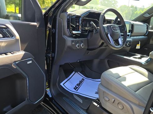 New 2025 GMC Sierra 2500 SLT w/ SLT Premium Package image 4