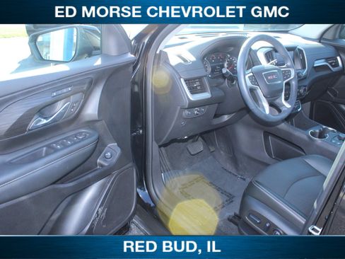 Used 2024 GMC Terrain SLT w/ LPO, Floor Liner Package FWD image 6