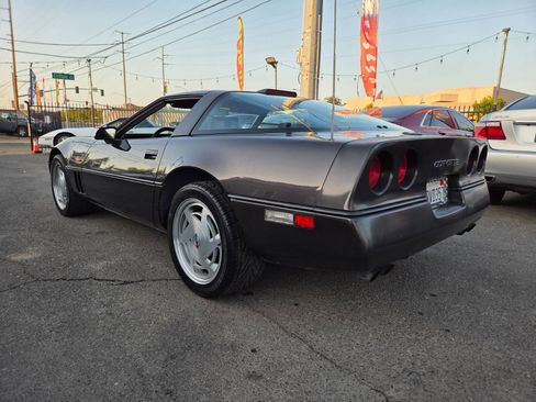 Used 1989 Chevrolet Corvette Coupe image 2