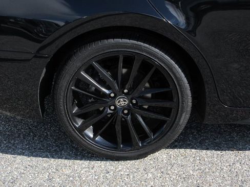 Used 2022 Toyota Camry XSE image 4