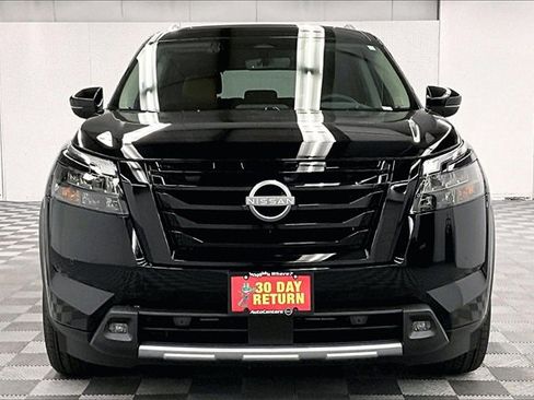 New 2025 Nissan Pathfinder Platinum image 15