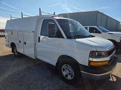 Used 2014 Chevrolet Express 3500 image 1