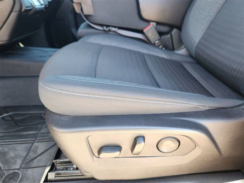 Used 2024 Chevrolet Silverado 1500 Custom image 25