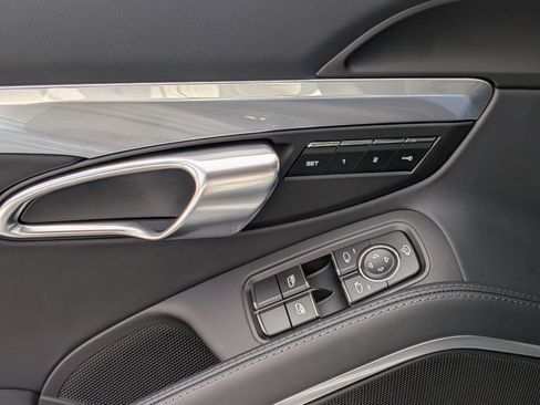 Used 2025 Porsche 718 Cayman GT4 image 14