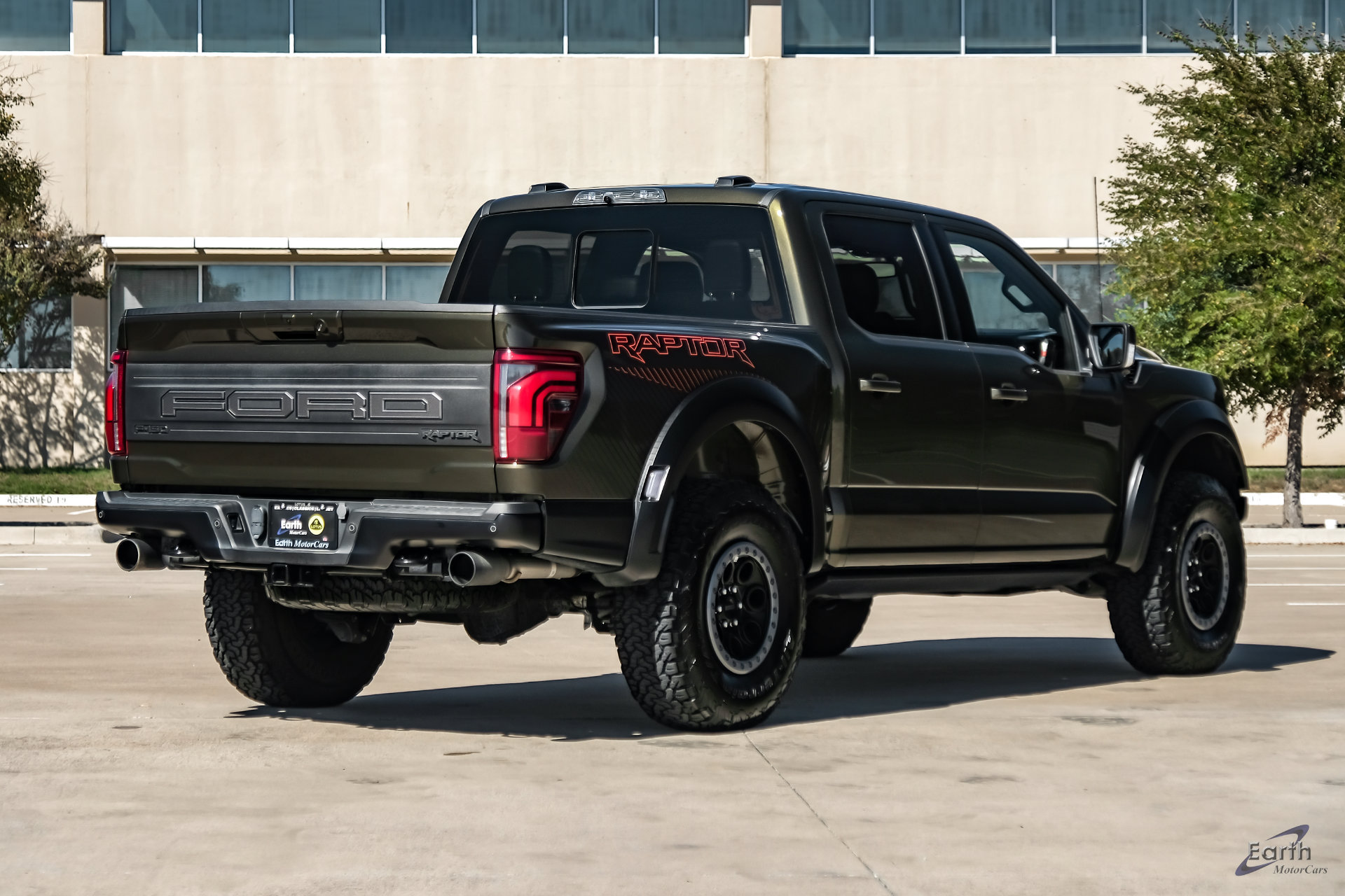 Used 2025 Ford F150 Raptor AWD/4WD image 18