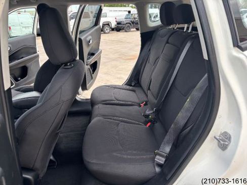 Used 2018 Jeep Compass Sport image 23