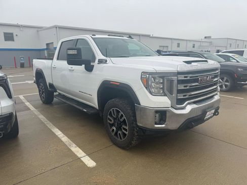 Used 2021 GMC Sierra 2500 SLE w/ SLE Value Package; image 3