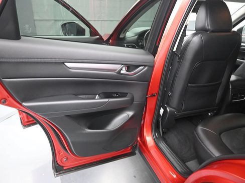 Used 2019 MAZDA CX-5 Touring FWD image 11
