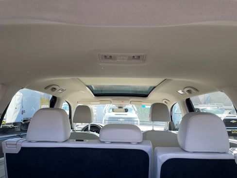 Used 2022 Volkswagen Atlas SEL R-Line image 16