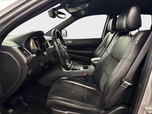 Used 2018 Jeep Grand Cherokee Altitude AWD/4WD image 10