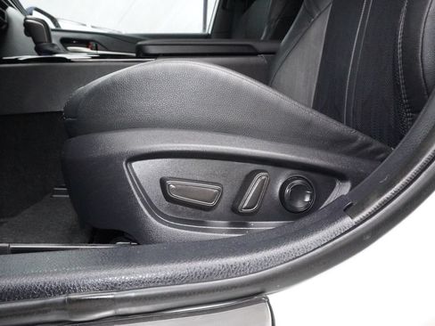 Used 2025 Toyota Camry XSE FWD image 28