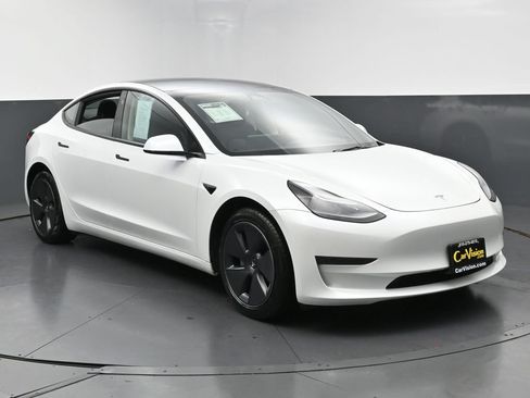 Used 2023 Tesla Model 3 Standard Range RWD image 3