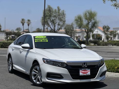 Used 2019 Honda Accord LX image 18