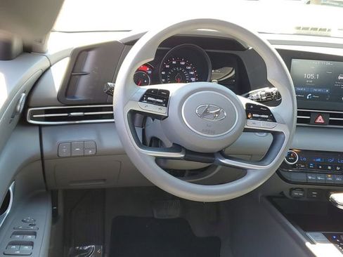 Used 2021 Hyundai Elantra SEL FWD image 11