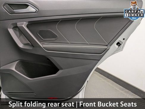 Used 2022 Volkswagen Tiguan SE w/ Panoramic Sunroof Package AWD/4WD image 32