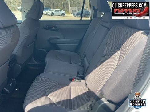 Used 2024 Toyota Highlander LE image 12