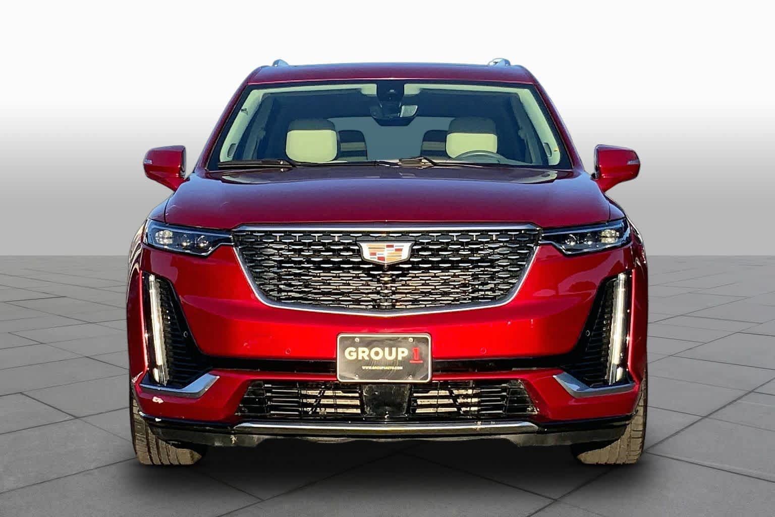 Used 2023 Cadillac XT6 Premium Luxury w/ Technology Package FWD image 4