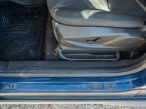 Used 2017 Ford Transit Connect XLT image 18