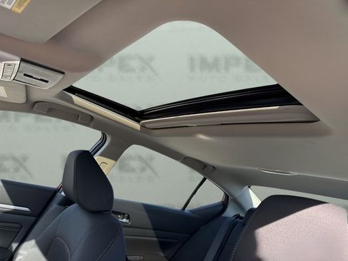 Used 2021 Nissan Altima 2.5 SV w/ SV Premium Package image 11