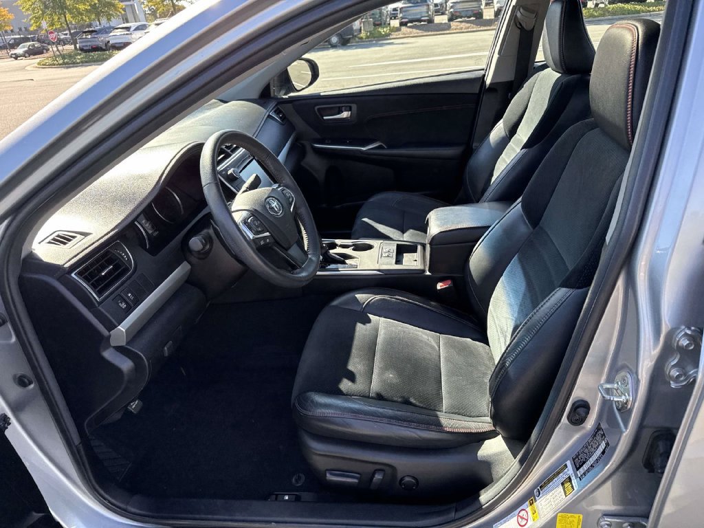 Used 2017 Toyota Camry XSE FWD image 6