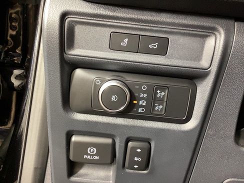 Used 2022 Ford Expedition Limited image 24