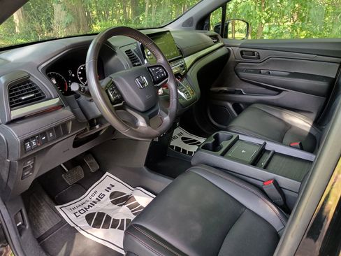 Used 2025 Honda Odyssey Sport-L image 10