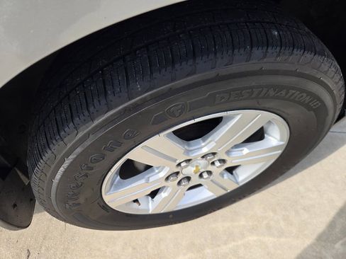 Used 2012 Chevrolet Traverse LT FWD image 19