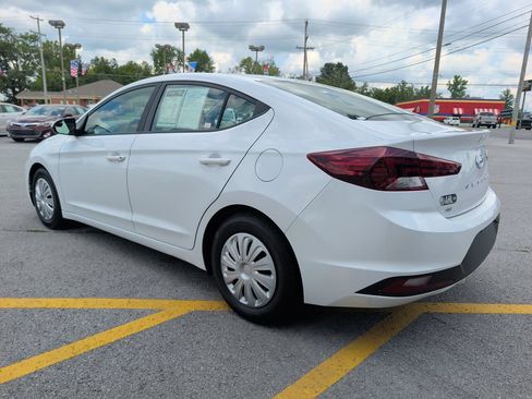 Used 2020 Hyundai Elantra SE w/ Cargo Package (C1) FWD image 5