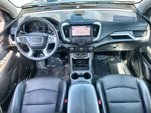 Used 2024 GMC Terrain SLT w/ Infotainment Package II image 21