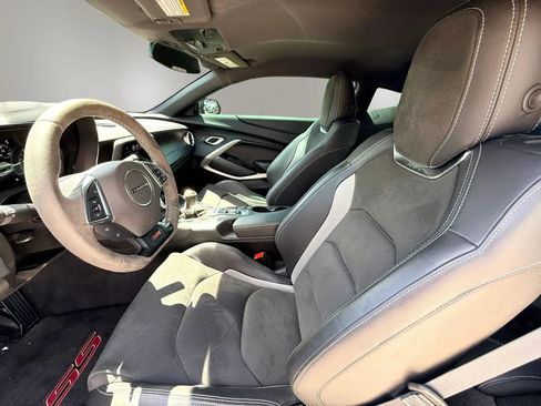 Used 2018 Chevrolet Camaro SS RWD image 10