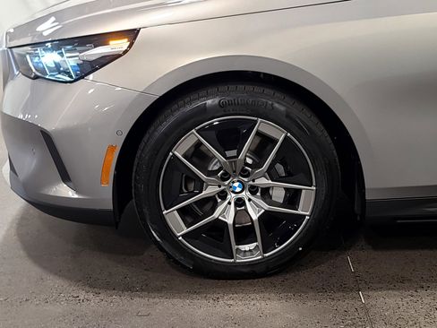 New 2026 BMW 530i xDrive w/ Premium Package image 10