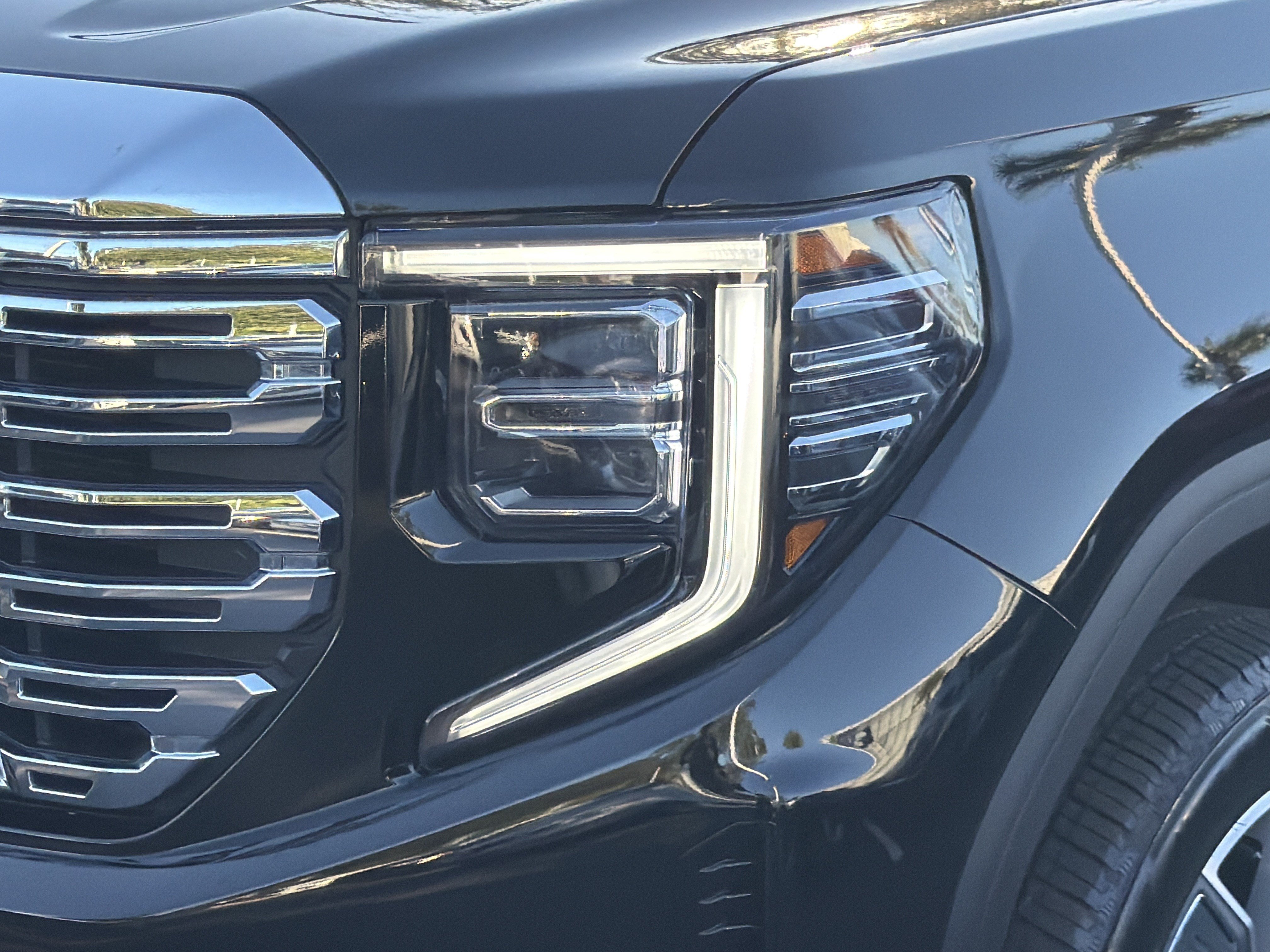 Used 2025 GMC Sierra 1500 Denali AWD/4WD image 6