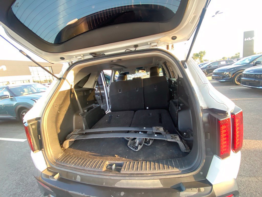 Used 2021 Kia Sorento S w/ Panoramic Sunroof Package AWD/4WD image 9