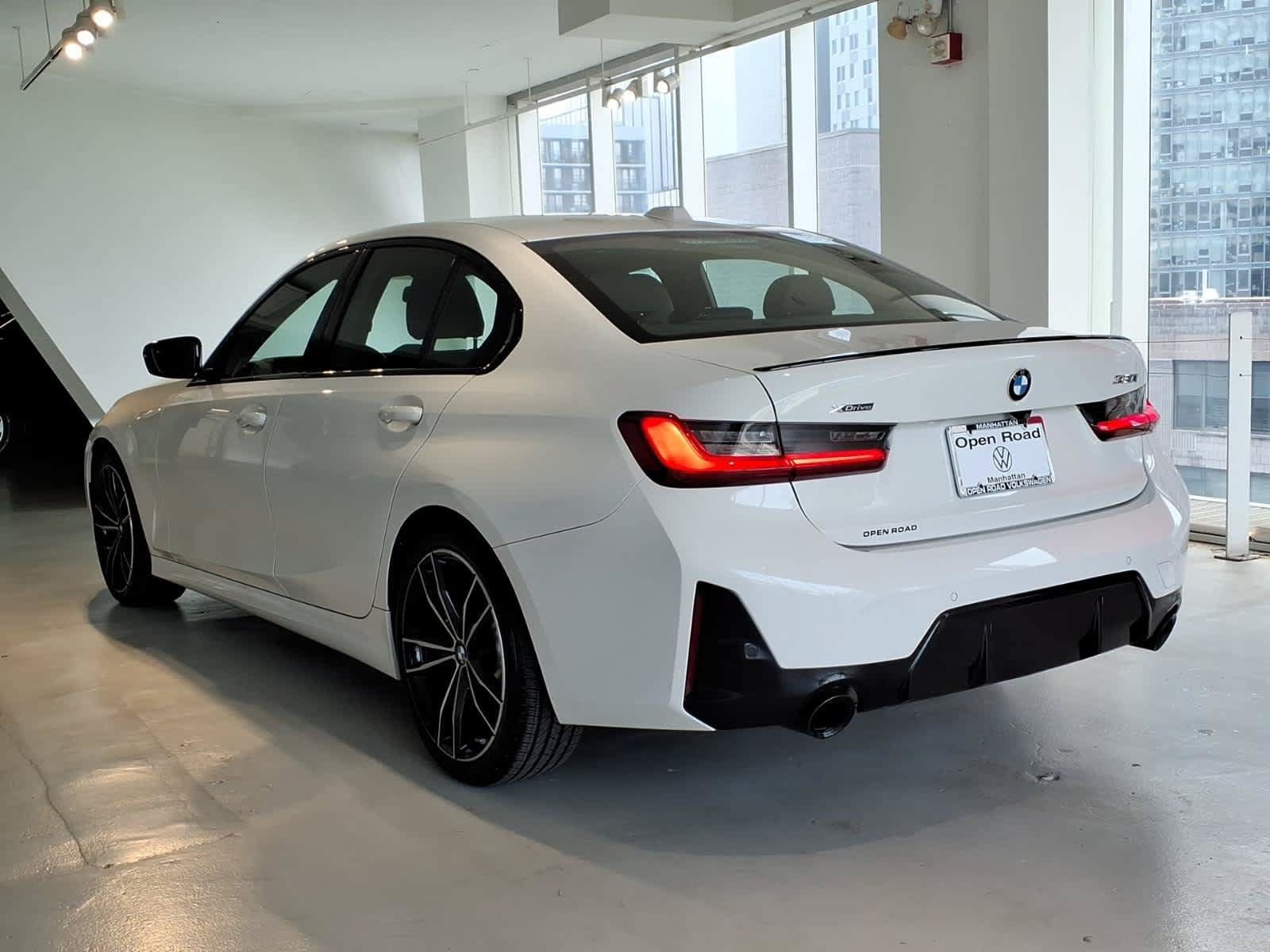Used 2023 BMW 330i xDrive Sedan w/ M Sport Package AWD/4WD image 6